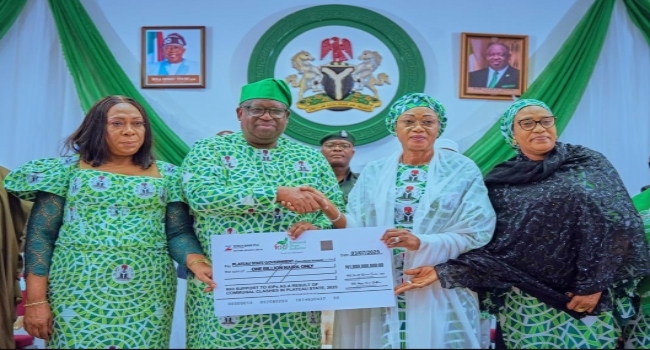 Remi Tinubu Donates N1bn To Plateau Victims 1 Remi Tinubu second right and Governor Caleb Mutfwuang 1