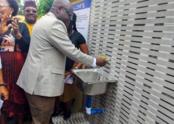 Rotary Club Donates Solar-powered Borehole To Rivers Secondary School 