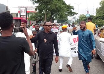 PICTORIAL: Sowore Joins Retired Police Officers’ Protest Over Poor Welfare In Abuja
