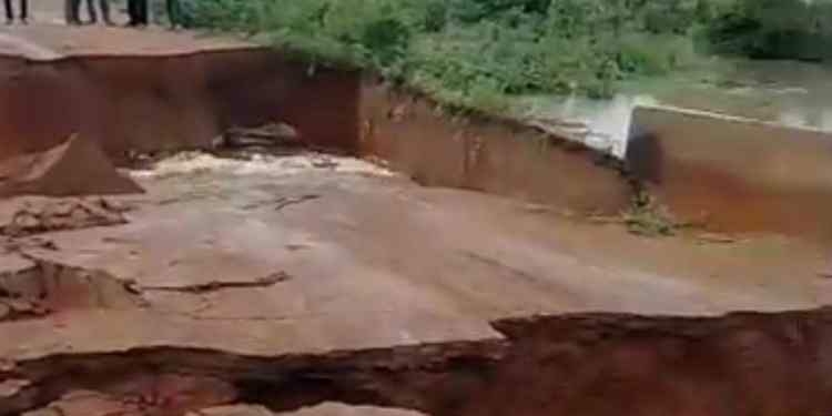 Residents Stranded As Flood Collapses Bridge In Oyo 1 WhatsApp Image 2025 07 23 at 13.03.51 4a53082e