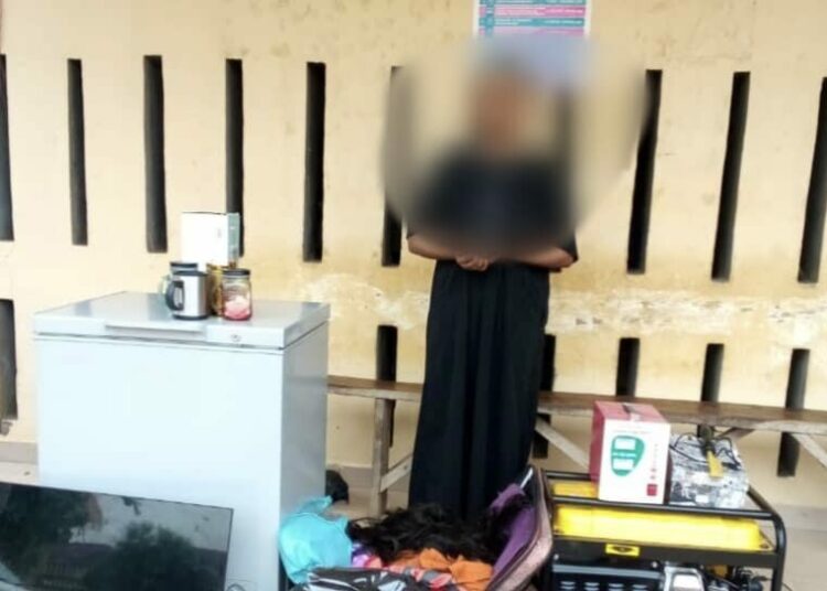 Salesgirl Nabbed For Allegedly Stealing Phones Worth N29m 1 8efd9be3 dc61 40e3 8e97 8d7b01780dd6