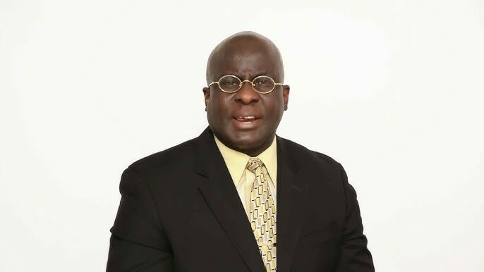 Dr Akinyemi Agbede