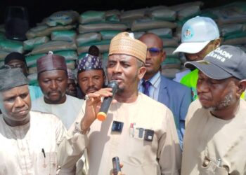 Bauchi South Senator Donates Fertilizer To Farmers, Flags Off Livestock Vaccination