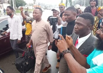 Sowore Honours Police Summon, Arrives Force HQ With Travel Bag