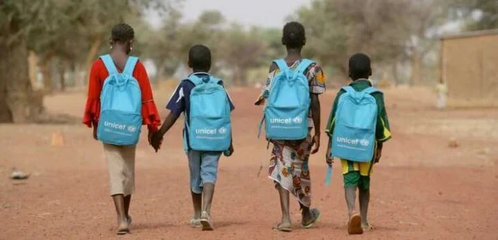 Displaced Children Embrace Makeshift Schools 1 OUT OF SCHOOL UNICEF BRANDSPUR e1635190948567