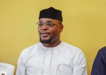 Young Lawmakers Console APC Chairman Over Mother’s Death
