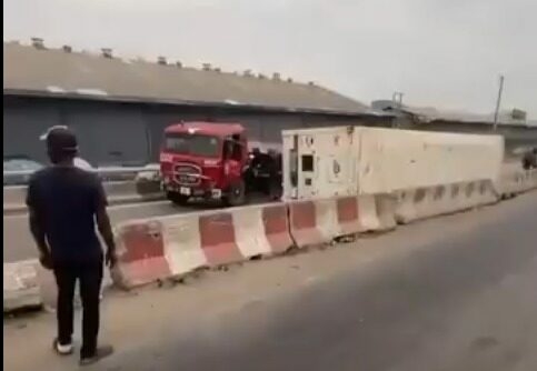 FRSC Officer Flees As Container-laden Truck Crashes In Lagos 1 WhatsApp Image 2025 08 05 at 4.36.16 PM