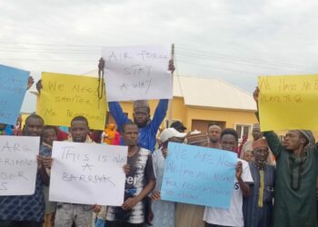 Residents Protest Alleged Sale Of NHP Housing To NAF In Bauchi