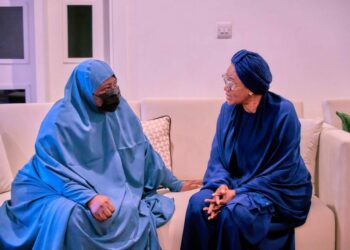 PICTORIAL: Remi Tinubu Visits Ex-First Lady Aisha Buhari In Kaduna