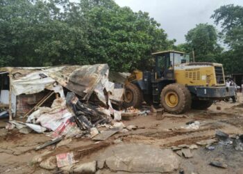 FCTA Demolishes Criminals’ Hideouts In Abuja