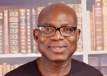 Petrol Price: Energy Expert Gives Reasons Nigerians Must Choose Dangote Over Marketers