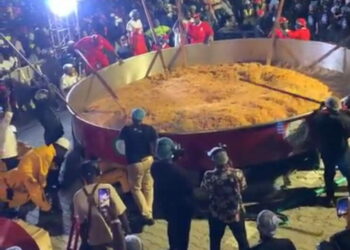 GWR Representative Declares Hilda Baci’s Largest Pot Of Jollof Rice ‘Delicious’