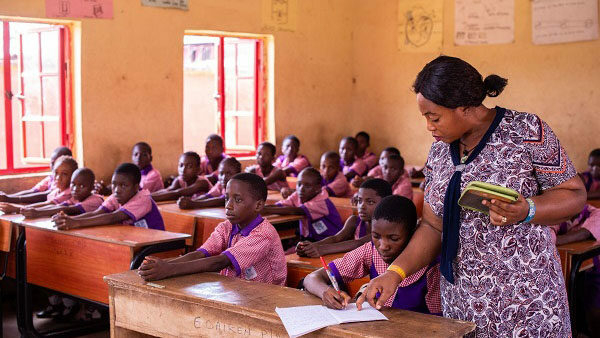 Alumni Advocate Better Training, Pay For Teachers 1 Teacher
