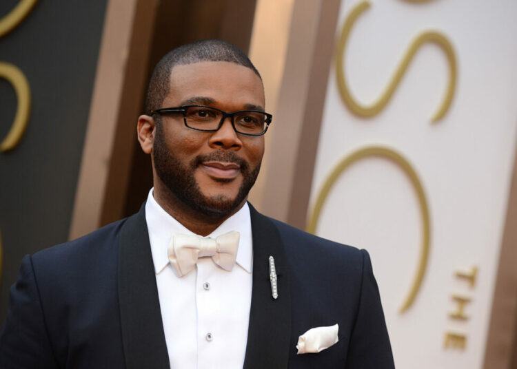Tyler Perry Faces $260m Sexual Assault Lawsuit From Actor Derek Dixon Tyler Perry arrives at the Oscars on Sunday, March 2, 2014, at the Dolby Theatre in Los Angeles.  (Photo by Jordan Strauss/Invision/AP)