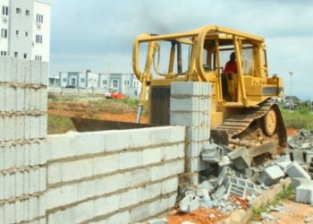 FCTA Halts Illegal Development In River Park Estate, Demolishes 30 Structures