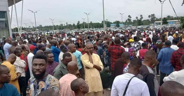Supporters Storm Port Harcourt Airport To Receive Fubara
