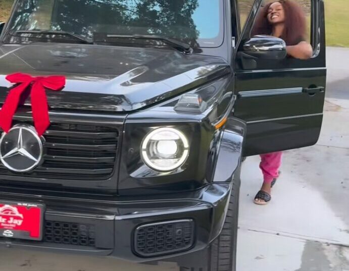 Davido Gifts Wife Chioma 2025 Mercedes-Benz G-Wagon 1 WhatsApp Image 2025 09 24 at 12.58.15 58a28eca