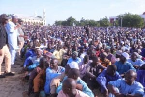 Zulum Distributes Foodstuffs
