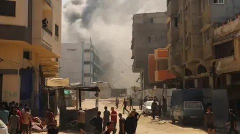 Families Flee Israeli Bombardment In Gaza City 1 d19fb240 909b 11f0 9501 e11accb9a258.jpg