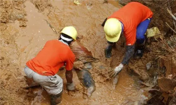 Mine Collapse: Federal Government Leads Rescue Efforts In Zamfara 1 mining pit collapsed