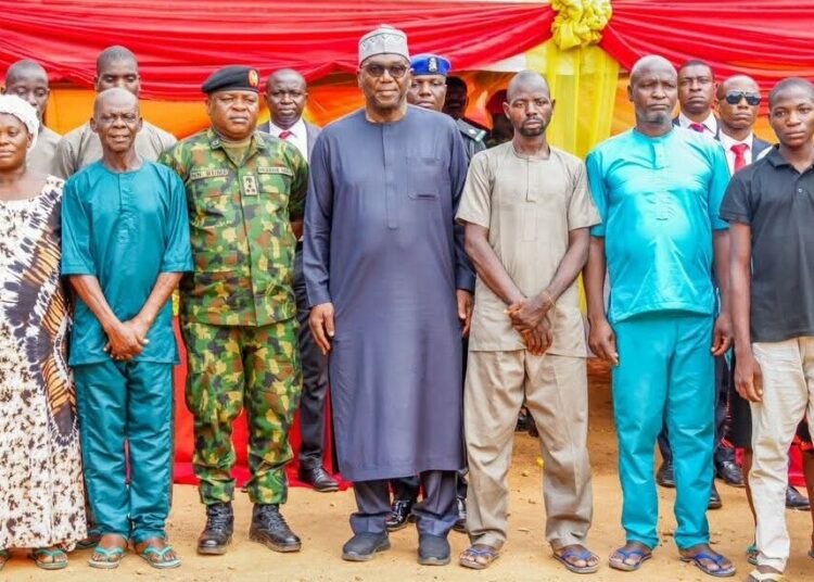 AbdulRazaq Receives 23 Freed Abductees, Says Kidnappers Have 'No Place In Kwara' 1 AbdulRazaq Receives 23 Freed Abductees