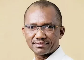 Azu’s New Book Eases Midlifers’ Tech Worries