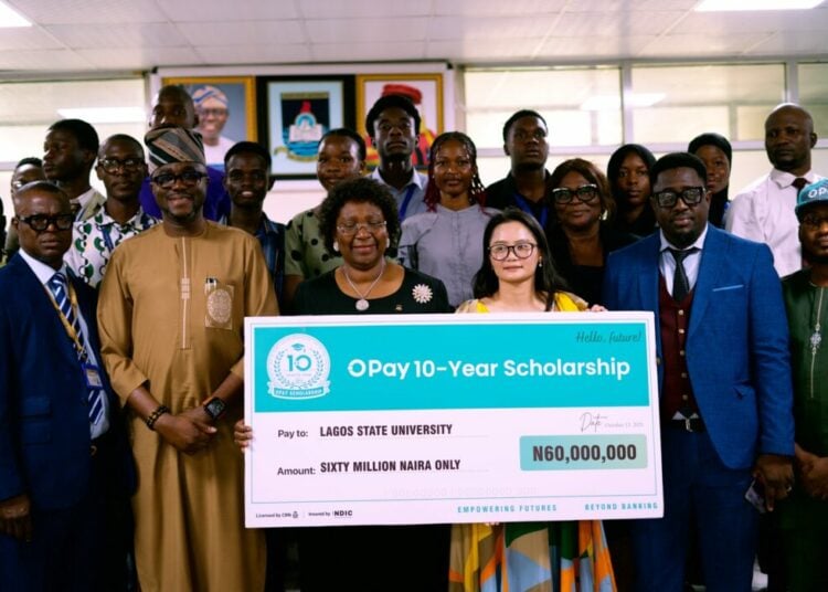 L-R (Front Row): Registrar LASU, Emmanuel Fanu; deputy vice chancellor, Academics, Prof Afisi Oseni; vice chancellor
Prof. Ibiyemi Olatunji- Bello;  chief operating officer OPay, Elizabeth Wang;   director (DICT) LASU, Prof. Oluwatoyin Enikuomehin and  CSR manager OPay, Itoro Udo. PHOTO: OPAY