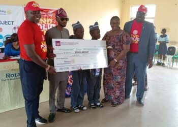 Rotary Club Commissions Washroom, Distributes Sanitary Kits To 1000 Girls