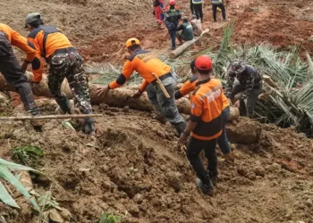 Death Toll In Indonesia Landslide Rises To 11 As 12 Still Missing