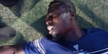 JUST-IN: Katsina United Fans Attack Barau FC Player After Equaliser
