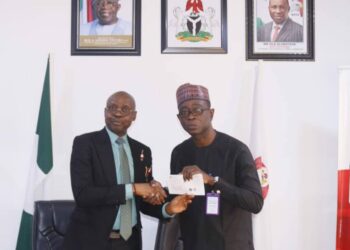 EFCC Hands Over N104.1m Recovered Fund To Niger Government