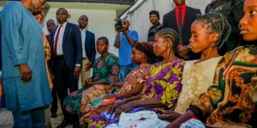 Kwara Governor, Others Receive Freed 38 Worshippers As Victim Recounts Ordeal In Bandits’ Den