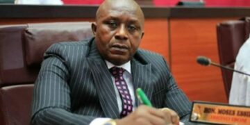 Fashola Hands Over Keys Of Completed Houses To Beneficiaries Akwa Ibom Lawmaker Canvasses Extension Of Maternity, Paternity Leave