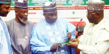 NASS NUJ Honours Gombe Governor With Excellence In Leadership Award