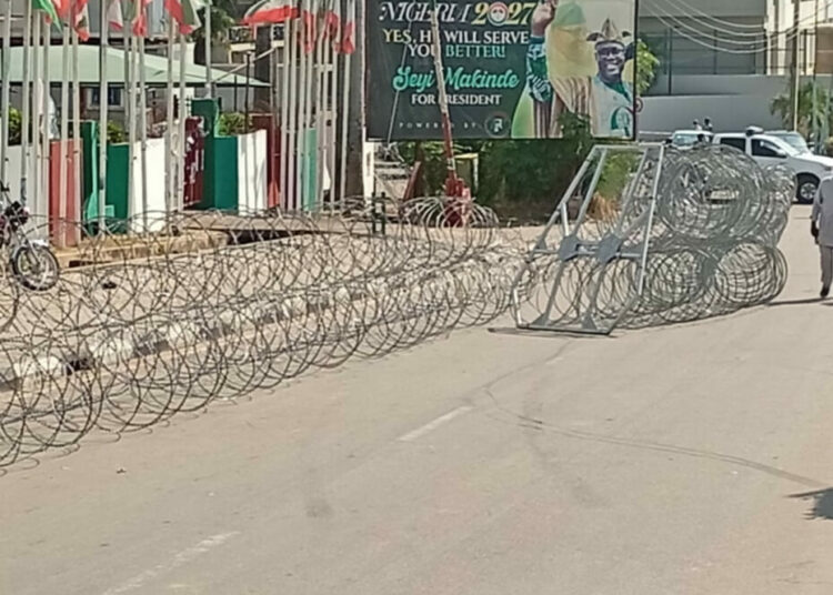 JUST-IN: Police Seal PDP National Secretariat 1 PDP secretariat