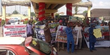 Ibadan Residents Protest Against Planned Extension Of Circular Road Project
