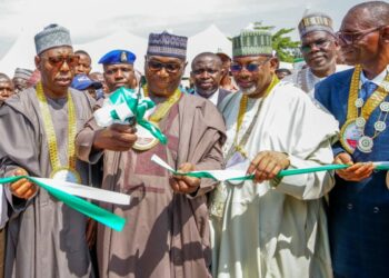 Governor AbdulRazaq Commends Agric Researchers On Mechanisation