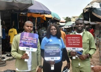 PICTORIAL: Youths Take Fight Against Air Pollution To FCT Markets, Schools