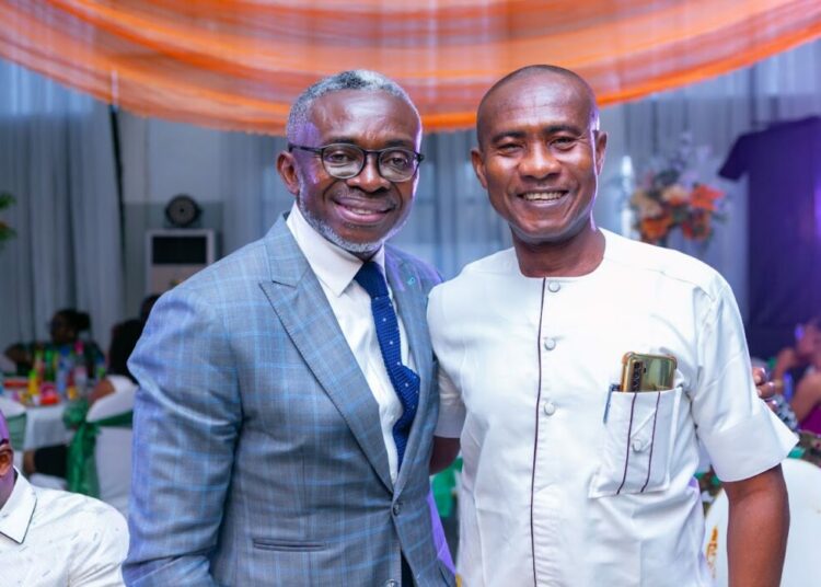 231118 Dr. Ike Chioke Celebrating Excellence In Finance Management A7837