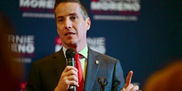 US Lawmaker Proposes Law To Scrap Dual Citizenship