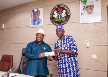 Governor Kefas Gets APC Membership Card