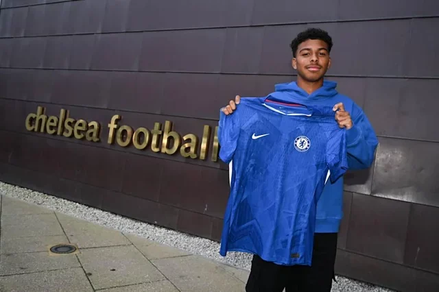 Thiago Silva's Son Signs Chelsea Contract At 17 1 Thiago Silvas Son Signs Chelsea Contract At 17