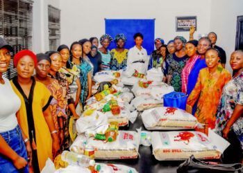 Foundation Donates Rice, Cash To Widows