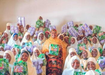 UNICEF Partners Zamfara First Lady, Gift 1,000 Schoolgirls Hygiene Kits