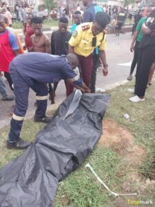 Mother Injured As Infant, Woman Dies In Lagos Road Crash 2 woman dies in lagos