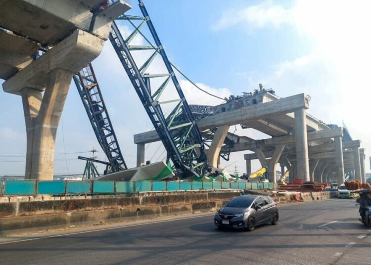 Day After 32 Died, Another Crane Collapse Kills 2 In Thailand 1 image of Crane In Thailand