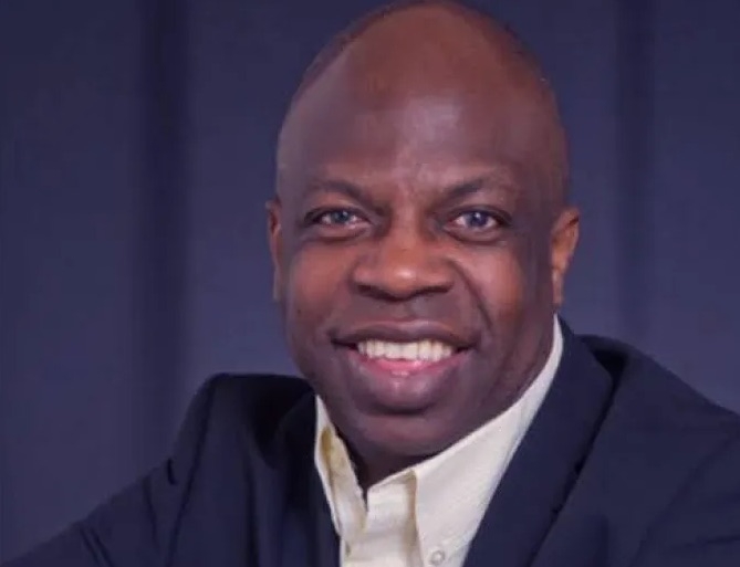 Tunde Adelakun