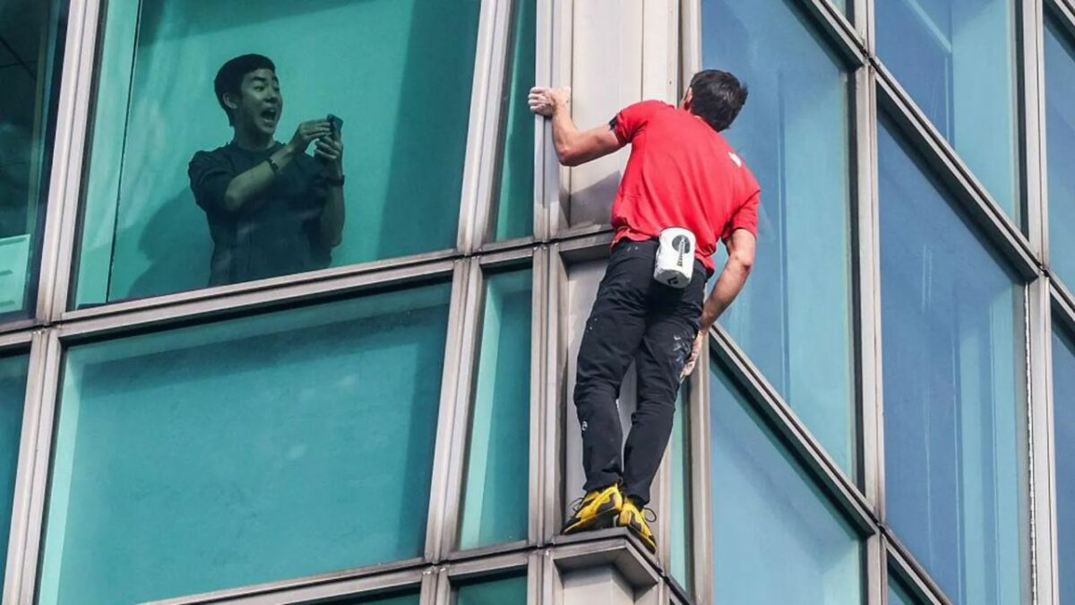 PICTORIAL: American Climber Alex Honnold Scales Taiwan’s 101-storey Skyscraper Without Safety Gear