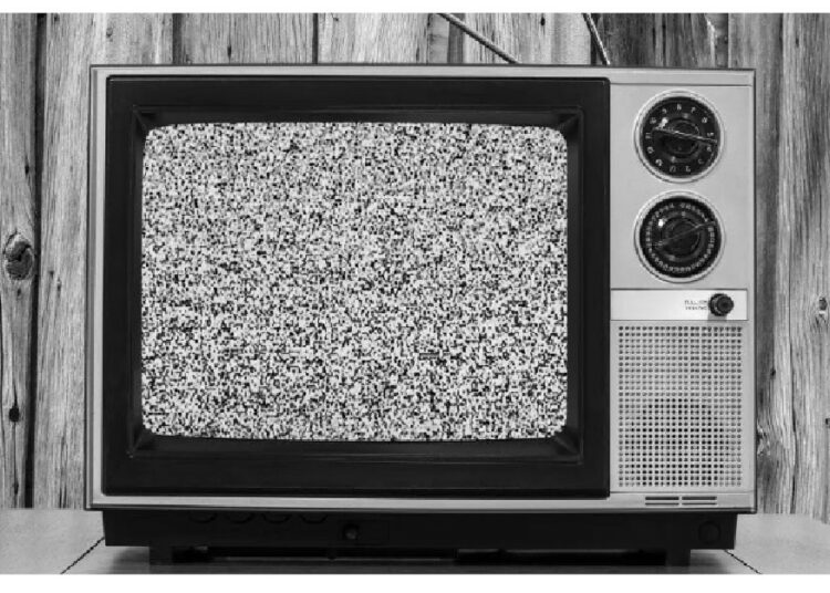 Black/White Television: Displaced By Technology 1 black n white tv