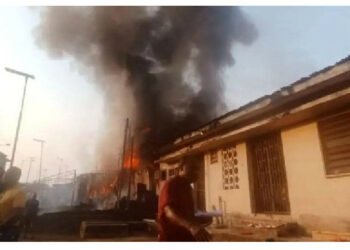 Calabar Residents Attack Firefighters Over Delayed Response To Inferno